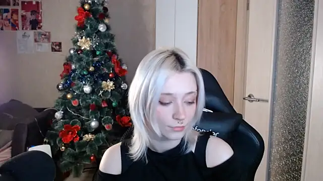 SophiaLur online show from 01-06-26, 04:32