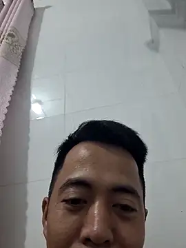 Snapshot of Hoang58236 chatting on 11-15-25, 06:04 Hoang58236 online show from 11-15-25, 06:04