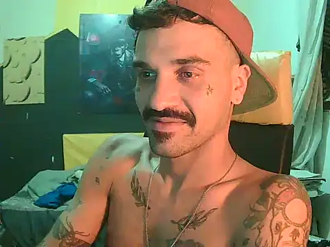 Snapshot of xxxbananaboy chatting on 11-17-25, 07:03 xxxbananaboy online show from 11-17-25, 07:03