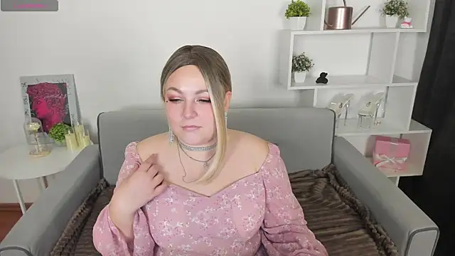 WendyHines online show from 11-24-25, 01:49