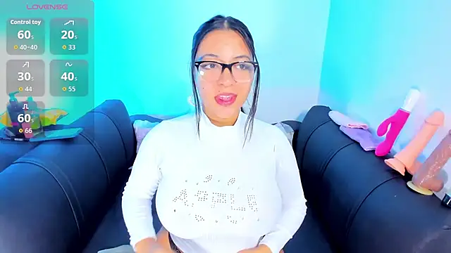 evelisse  online show from 02-12-26, 03:45