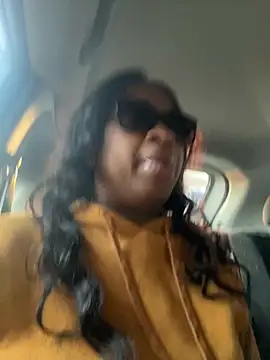 Snapshot of thicknessent chatting on 11-17-25, 10:15 thicknessent online show from 11-17-25, 10:15