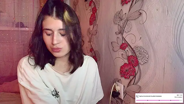 KristinaScott online show from 12-20-25, 04:14