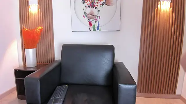 Snapshot of Emily_Frostt chatting on 03-25-26, 11:38 Emily Frostt online show from 03-25-26, 11:38