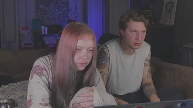 Snapshot of Frend_Zone chatting on 11-25-25, 06:19 Frend Zone online show from 11-25-25, 06:19