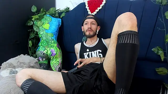 AngelDamianArt online show from 11-26-25, 08:21