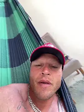 Snapshot of patraick chatting on 11-16-25, 11:16 patraick online show from 11-16-25, 11:16