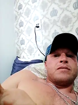 Snapshot of patraick chatting on 11-24-25, 02:17 patraick online show from 11-24-25, 02:17