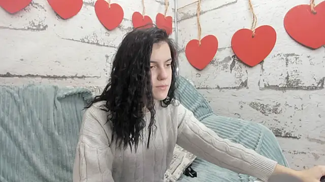 Lovely Audrey online show from 11-30-25, 01:09