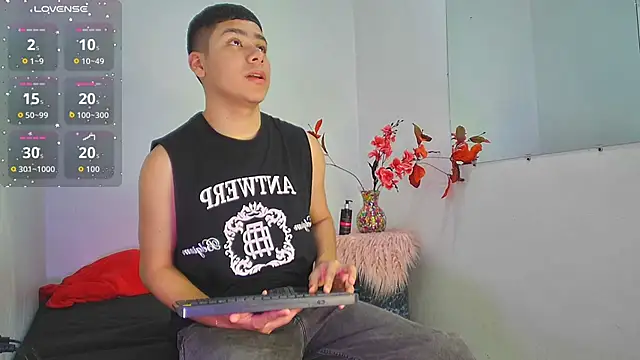 Lucastorrez01 online show from 12-04-25, 03:16