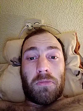 Snapshot of Tom1630 chatting on 11-16-25, 05:35 Tom1630 online show from 11-16-25, 05:35