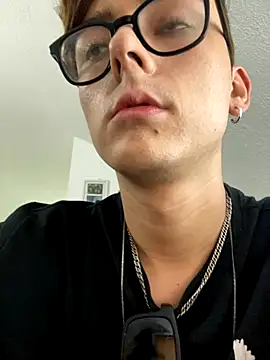 Boyfriend-Hot online show from 11-24-25, 04:01