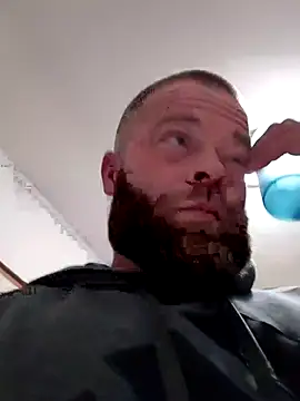 Snapshot of FrazierMoney chatting on 11-16-25, 08:31 FrazierMoney online show from 11-16-25, 08:31