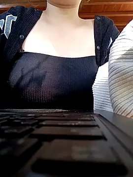 ChezyBaby online show from 11-26-25, 06:36