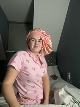 Blonde Bunny online show from 02-15-26, 11:45