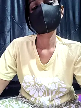 StrawberryCouples online show from 11-19-25, 05:40