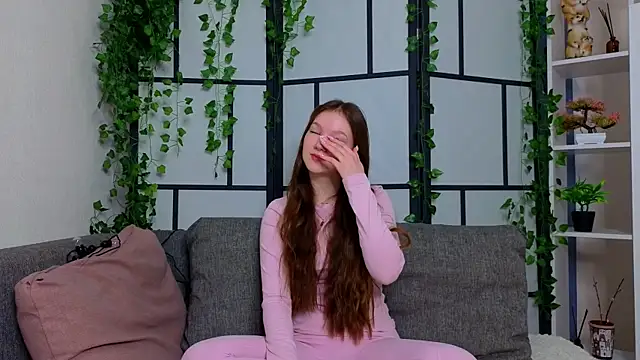 MelvinaEbner online show from 02-10-26, 07:45