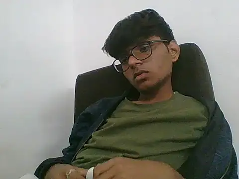 akshr1099 online show from 11-18-25, 06:01