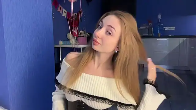 Jolienne online show from 12-03-25, 03:21