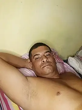 Snapshot of josepis2 chatting on 11-19-25, 05:07 josepis2 online show from 11-19-25, 05:07