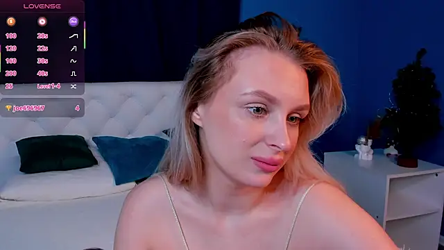 Snapshot of KiraRuiz chatting on 02-12-26, 01:33 KiraRuiz online show from 02-12-26, 01:33