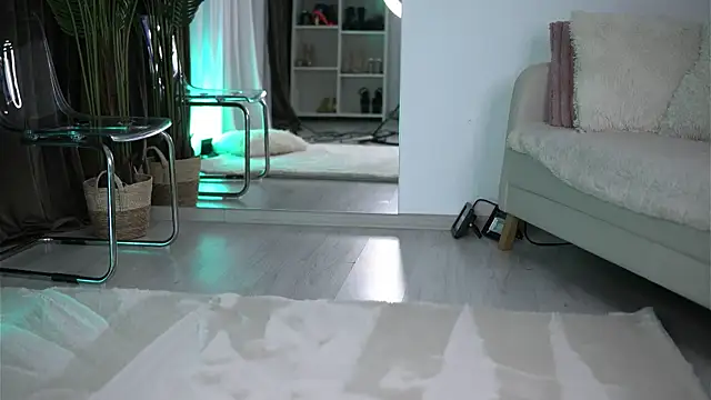 LuvCaprice online show from 12-17-25, 09:37