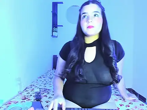 Babyhoney18 online show from 12-16-25, 06:24