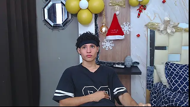 Snapshot of the_nugge chatting on 11-26-25, 10:11 the nugge online show from 11-26-25, 10:11