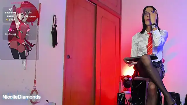 Snapshot of NicolleDiamondss chatting on 11-19-25, 04:40 NicolleDiamondss online show from 11-19-25, 04:40
