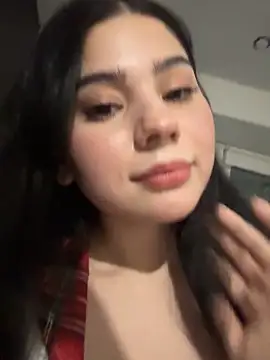 Snapshot of BeautyLilo chatting on 11-21-25, 10:30 BeautyLilo online show from 11-21-25, 10:30