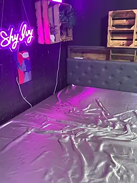 Shy-Ivy online show from 11-19-25, 10:43