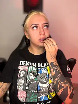 VeloraVyxen  online show from 12-05-25, 03:04