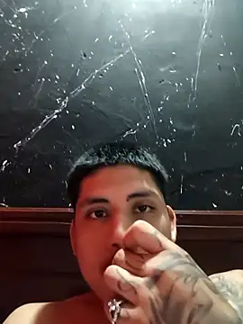 Snapshot of Laz127281 chatting on 11-23-25, 04:01 Laz127281 online show from 11-23-25, 04:01