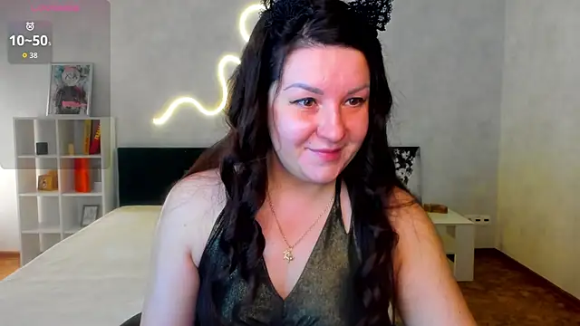 still  her online show from 12-17-25, 01:22