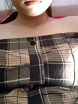 Snapshot of LyasianLa chatting on 11-19-25, 06:57 LyasianLa online show from 11-19-25, 06:57