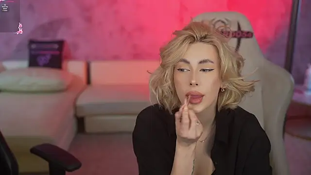 Kara cat online show from 02-01-26, 03:43