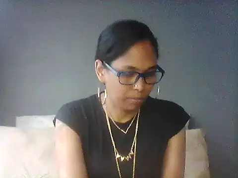 Snapshot of TiaBlaze chatting on 11-27-25, 01:13 TiaBlaze online show from 11-27-25, 01:13
