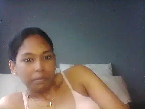 Snapshot of TiaBlaze chatting on 11-29-25, 02:09 TiaBlaze online show from 11-29-25, 02:09