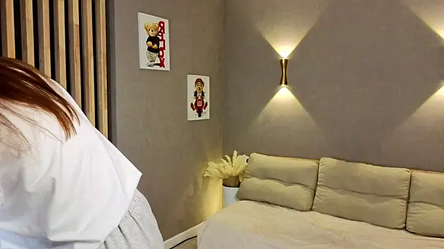 JaymieLarkey online show from 12-19-25, 04:03