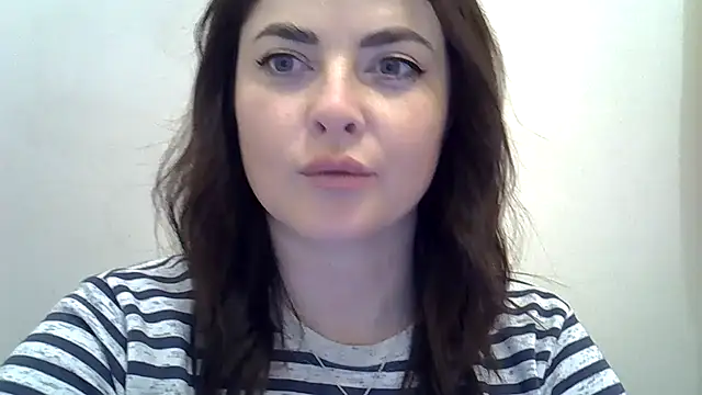 Snapshot of Darkroseq chatting on 11-24-25, 01:00 Darkroseq online show from 11-24-25, 01:00