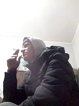 uiuftyrrtydre online show from 11-23-25, 08:47