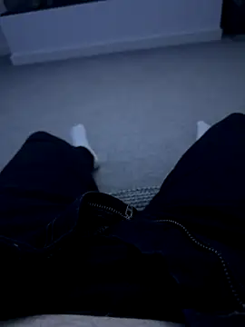 -bfc1882- online show from 11-22-25, 04:28