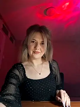 Snapshot of purplemoon1 chatting on 12-17-25, 09:10 purplemoon1 online show from 12-17-25, 09:10