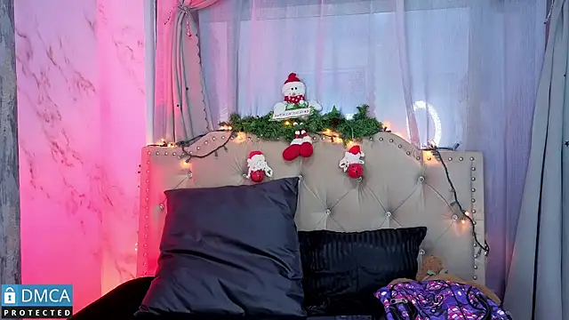 ahsly Zam online show from 11-26-25, 03:07