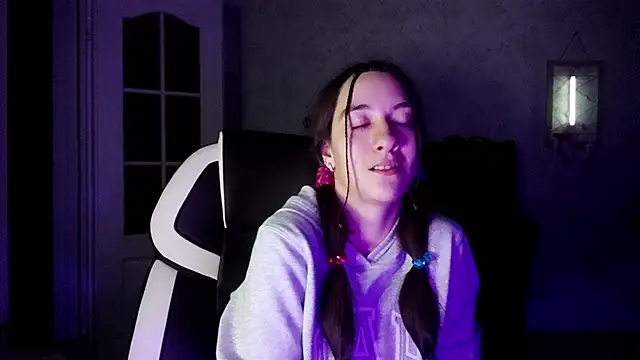 Snapshot of NildaGerrero chatting on 11-20-25, 07:35 NildaGerrero online show from 11-20-25, 07:35