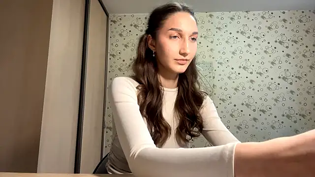 LeighannMallinak online show from 11-24-25, 12:27