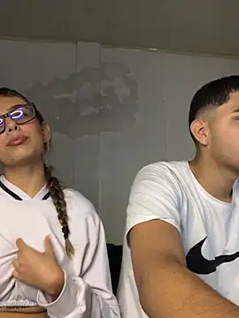 Snapshot of Sharlotte_Davin chatting on 11-28-25, 01:19 Sharlotte Davin online show from 11-28-25, 01:19