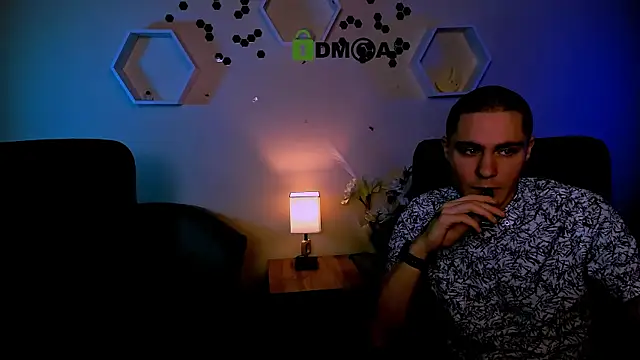 Snapshot of fred_strong chatting on 11-21-25, 03:33 fred strong online show from 11-21-25, 03:33