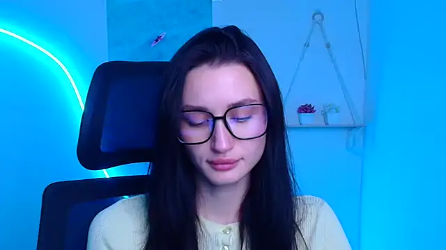 Snapshot of Stella_XO chatting on 12-19-25, 12:23 Stella XO online show from 12-19-25, 12:23