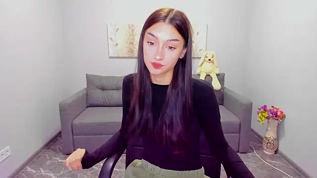 Julia Laurents online show from 11-25-25, 08:14